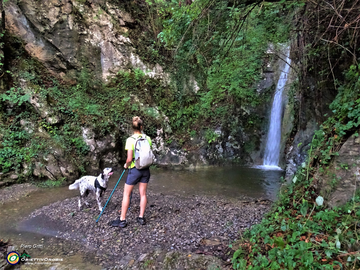 18 Valle di Carubbo, inizia un susseguirsi di cascate e di pozze-marmitte.JPG